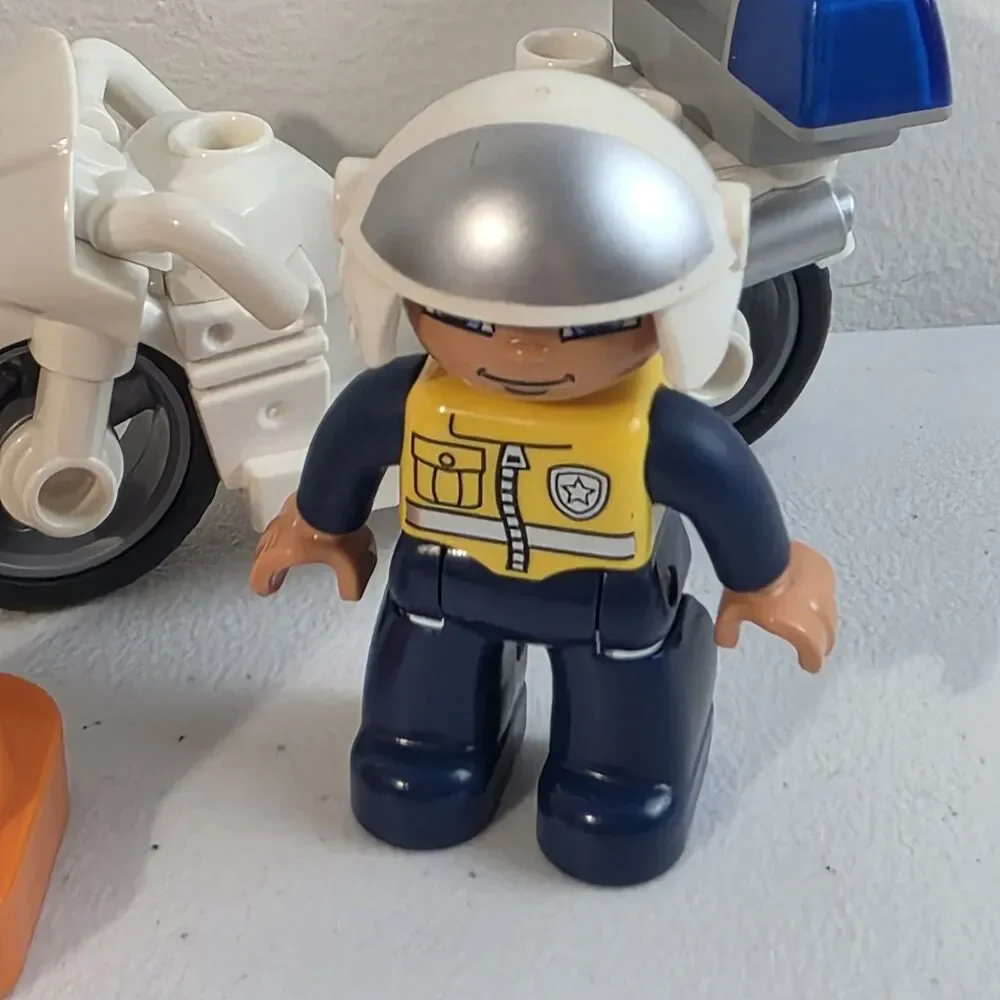 Lego DUPLO Police Bike #5679 6 Pcs Police Motorcycle Retired 2015